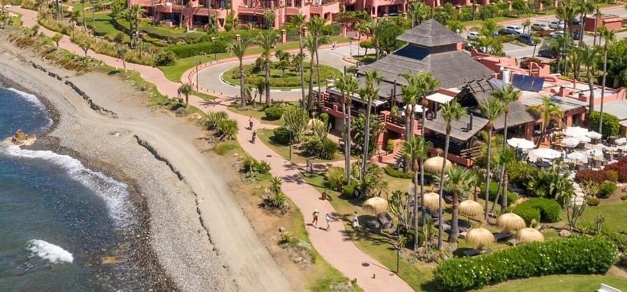 Grupo de QiGong en el parque de Tikitano